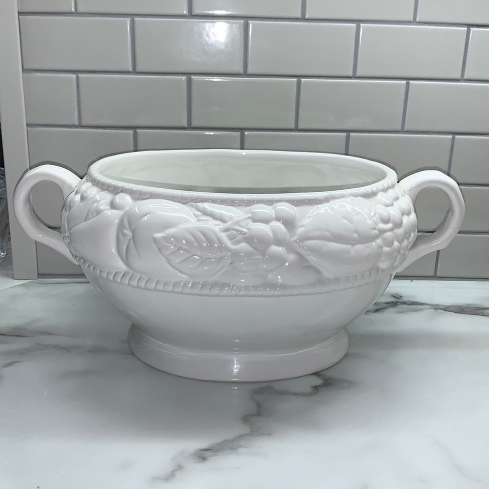 Beautiful Belize embossed bowl